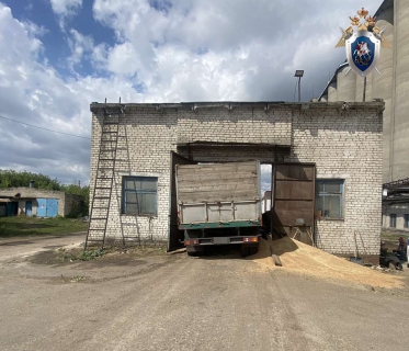 В Шатковском районе по факту гибели мужчины на территории зерноперерабатывающего комплекса возбуждено уголовное дело (Фото)